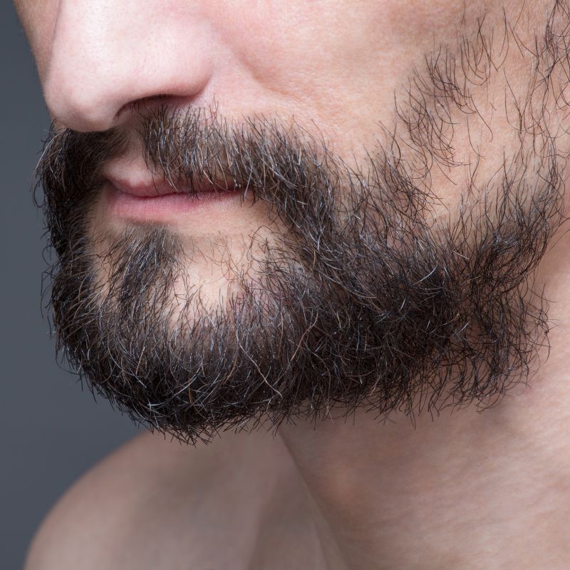 nejednaka brada